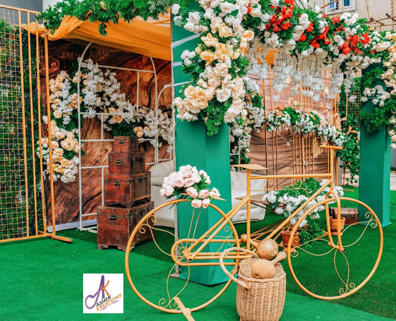 Dramatic pink tablescape
